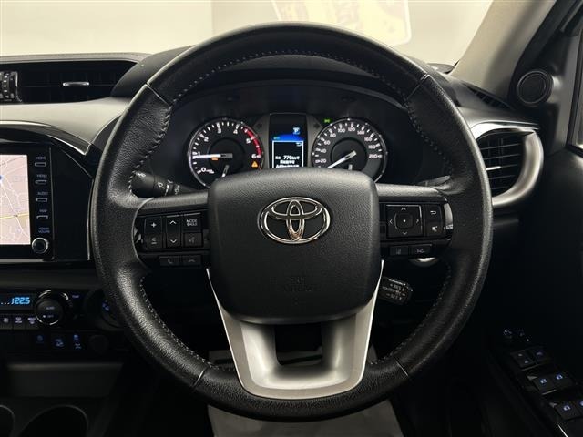 Toyota HILUX 2024 8077119-21