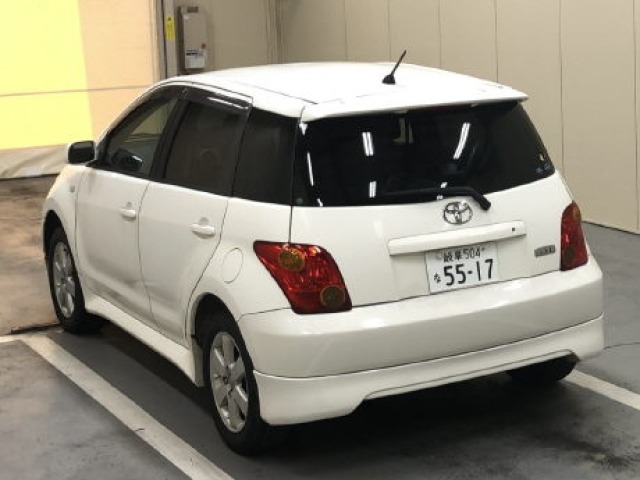 Toyota IST 2002 8064422-1