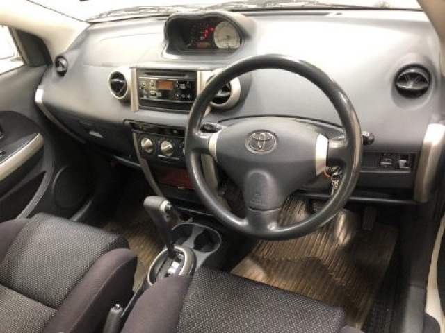 Toyota IST 2002 8064422-5