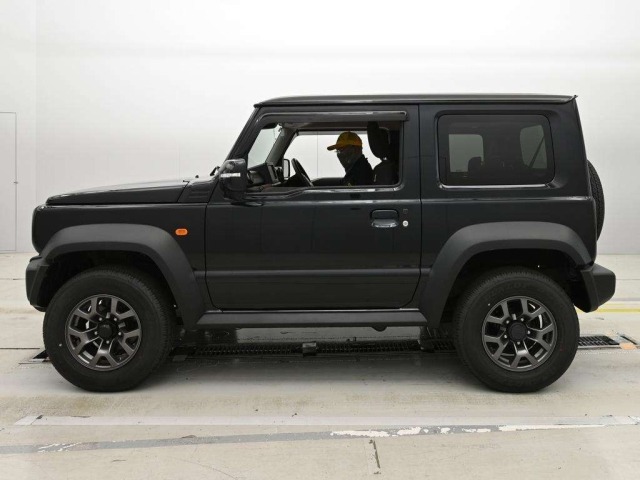 Suzuki JIMNY SIERRA 2023 8069947-4