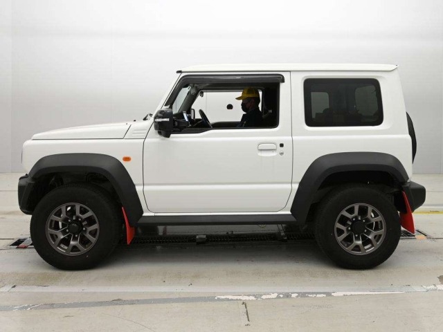 Suzuki JIMNY SIERRA 2023 8069983-4
