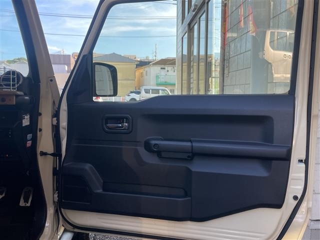 Suzuki JIMNY SIERRA 2023 8070348-10