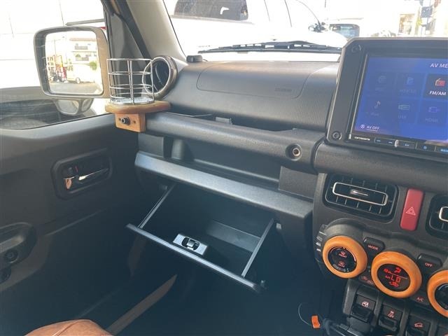 Suzuki JIMNY SIERRA 2023 8070348-9