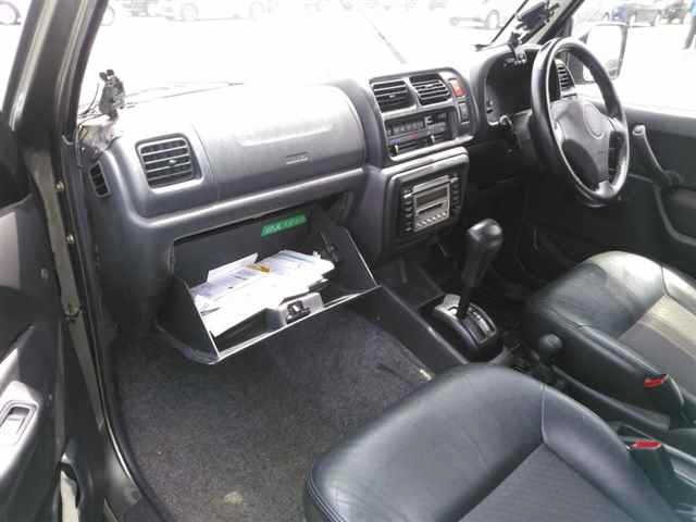 Suzuki JIMNY 2004 8064902-8