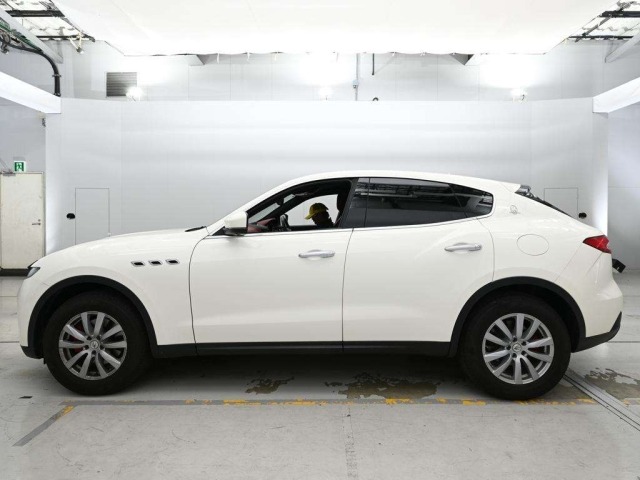 Maserati LEVANTE 2019 8075689-4