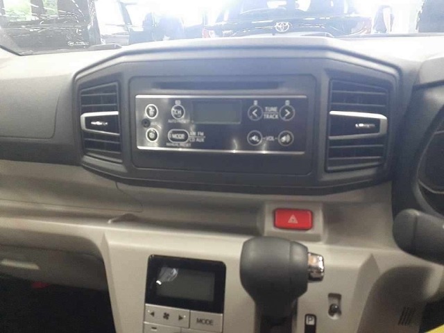 Toyota PIXIS EPOCH 2019 8067369-12