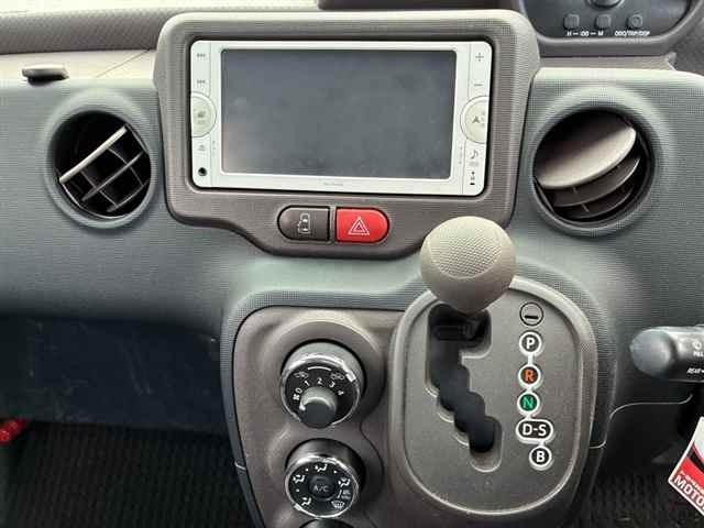 Toyota PORTE 2013 8067017-6