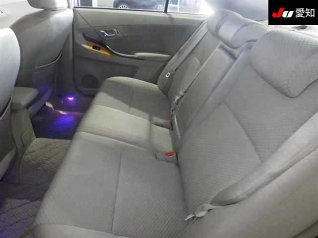 Toyota PREMIO 2009 8064463-4
