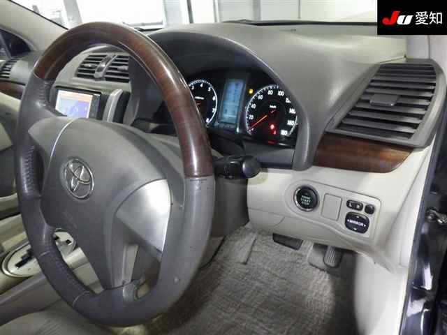 Toyota PREMIO 2011 8064464-5