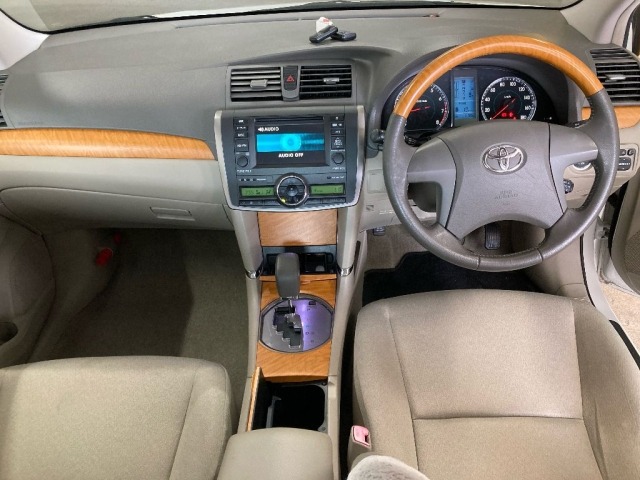 Toyota PREMIO 2009 8064475-3