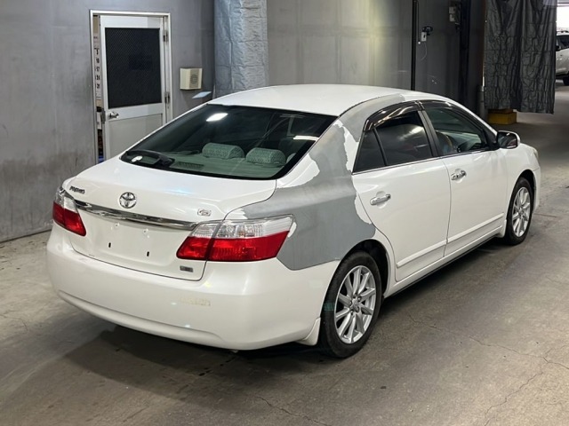 Toyota PREMIO 2009 8064475-5