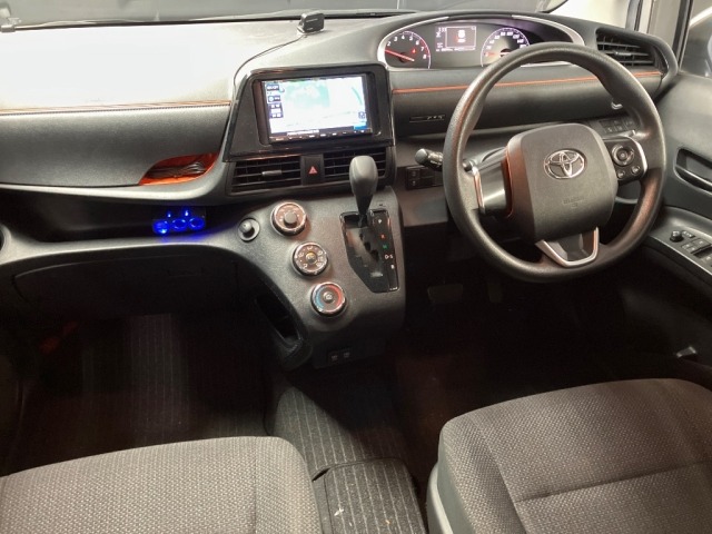 Toyota SIENTA 2021 8063114-3
