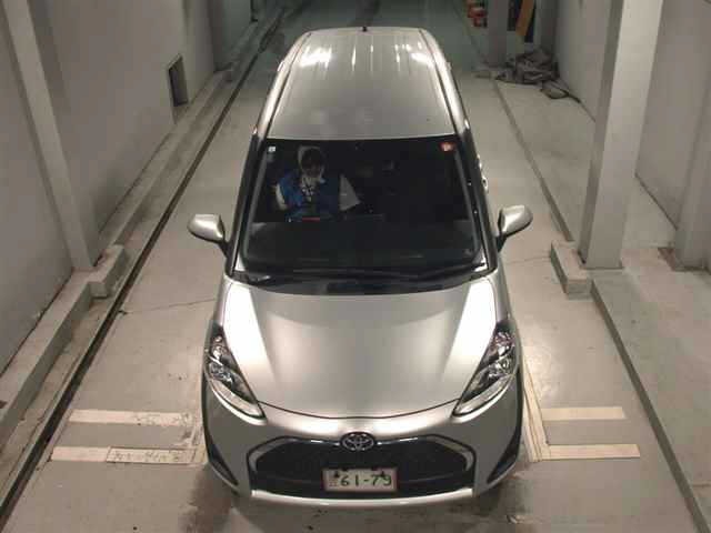 Toyota SIENTA 2021 8063117-6