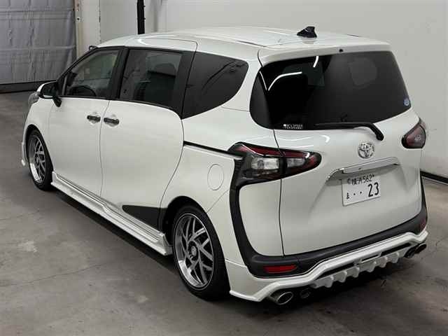 Toyota SIENTA 2018 8063170-1