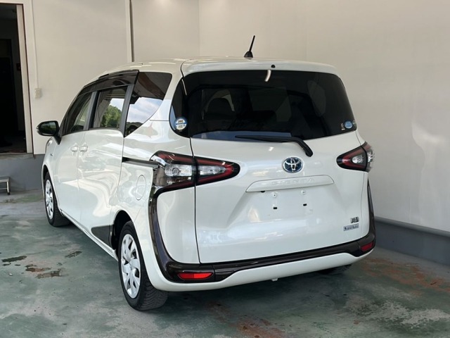 Toyota SIENTA 2015 8063173-1