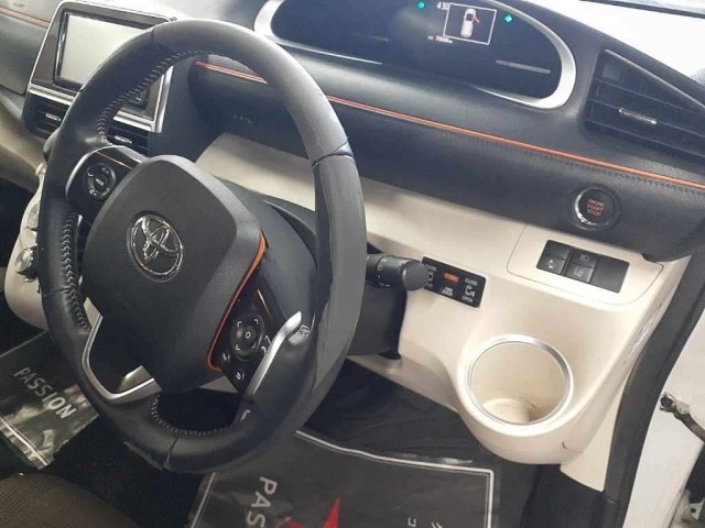 Toyota SIENTA 2015 8063175-9