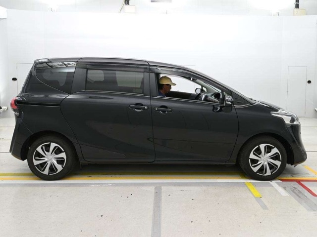 Toyota SIENTA 2022 8063176-3