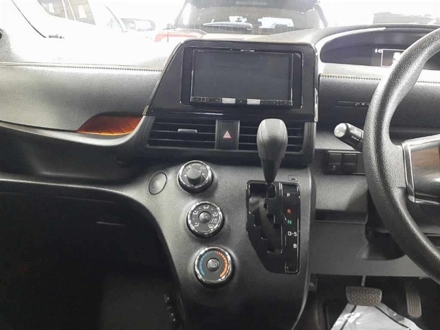 Toyota SIENTA 2022 8063177-12
