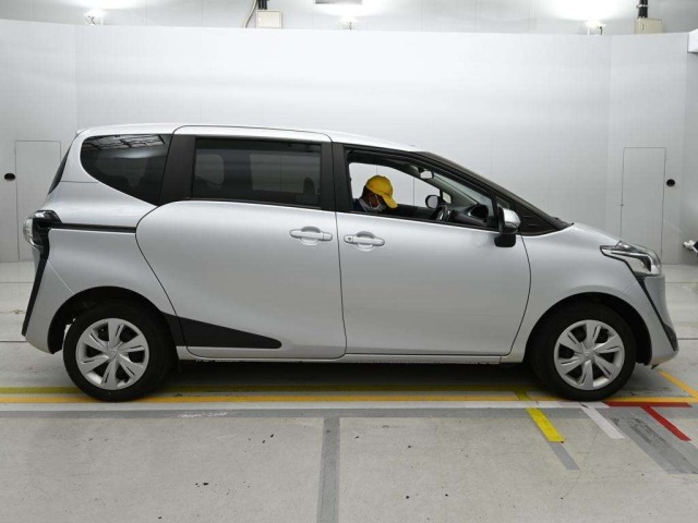 Toyota SIENTA 2022 8063177-3