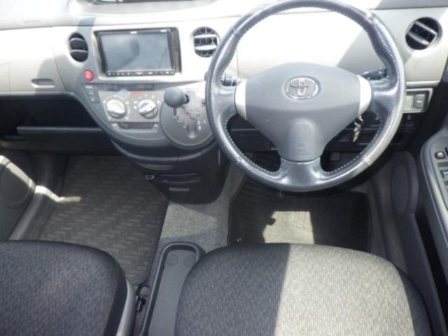 Toyota SIENTA 2011 8063189-3