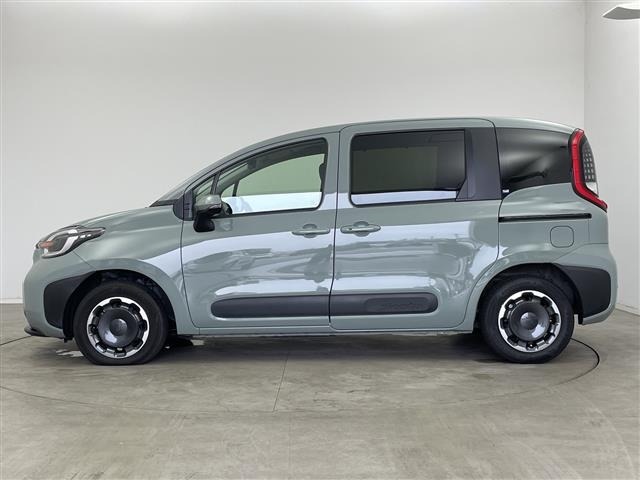 Toyota SIENTA 2023 8063476-2