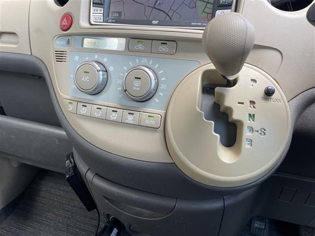 Toyota SIENTA 2005 8063669-3