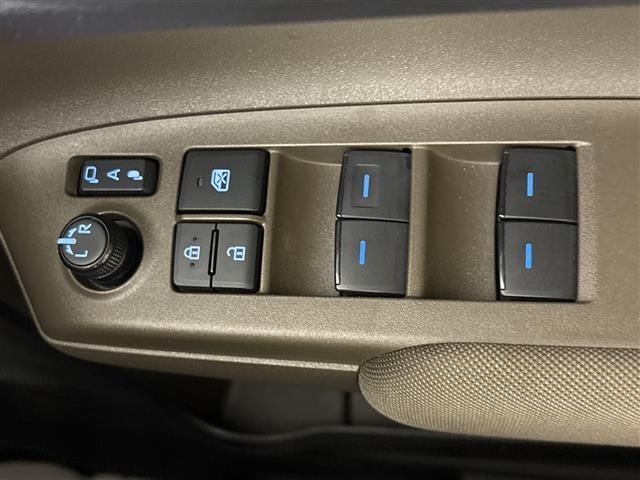 Toyota SIENTA 2025 8063761-8