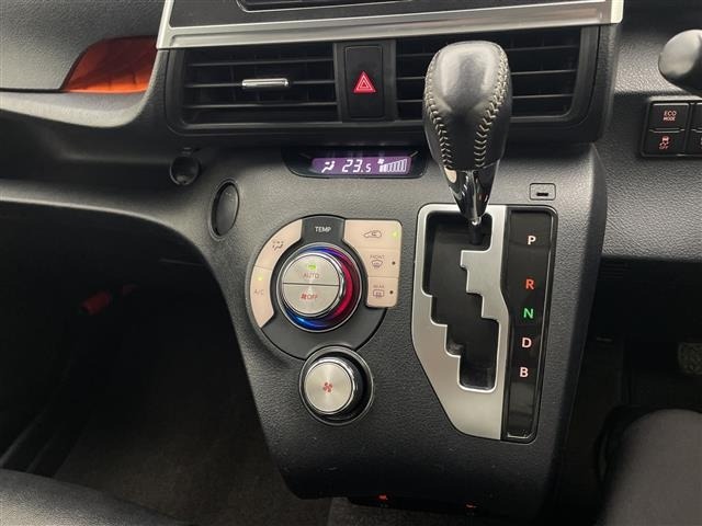 Toyota SIENTA 2016 8063808-1