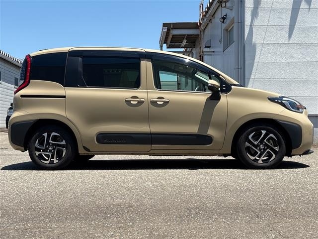 Toyota SIENTA 2022 8064001-18