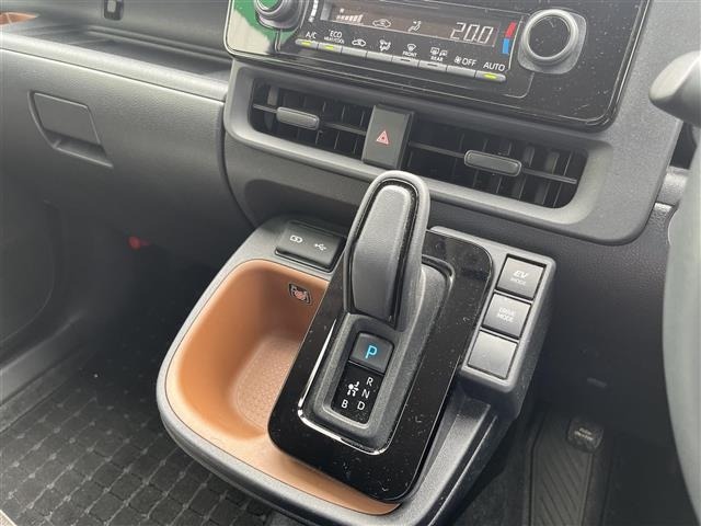 Toyota SIENTA 2023 8064057-6