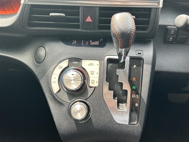 Toyota SIENTA 2017 8064082-11