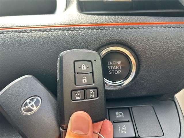 Toyota SIENTA 2017 8064082-8