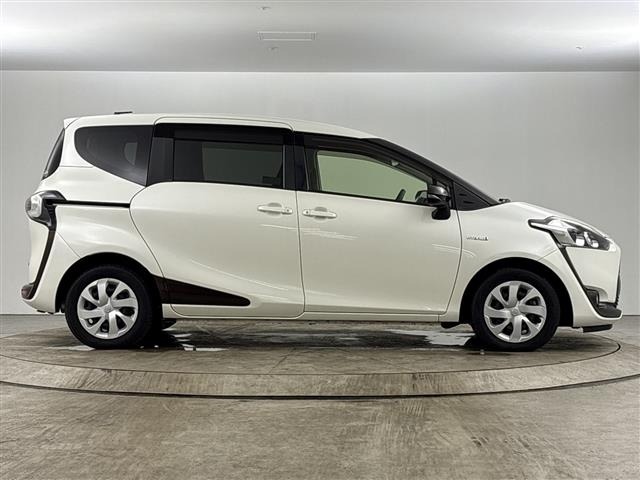 Toyota SIENTA 2018 8064095-6