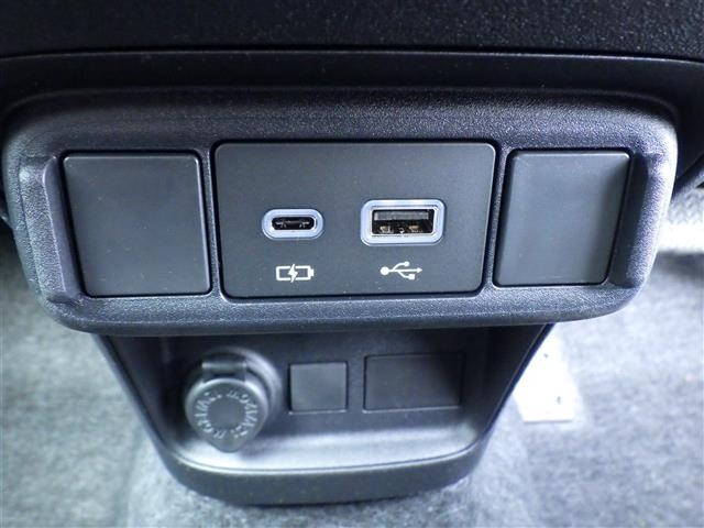 Toyota SIENTA 2026 8064106-13