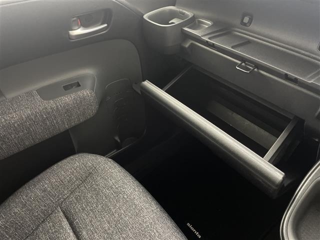 Toyota SIENTA 2023 8064123-7