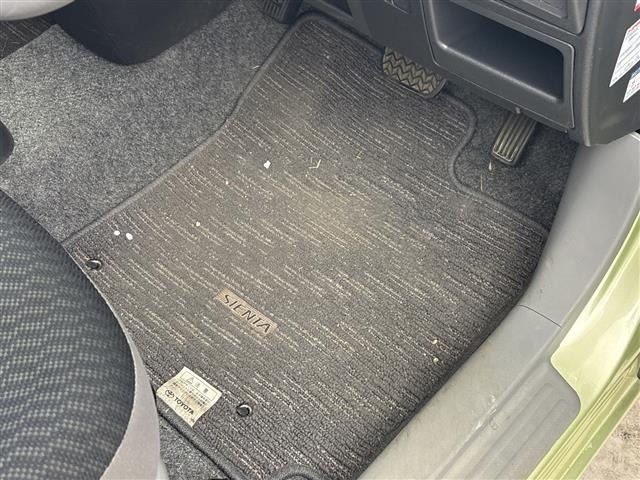 Toyota SIENTA 2008 8064139-14
