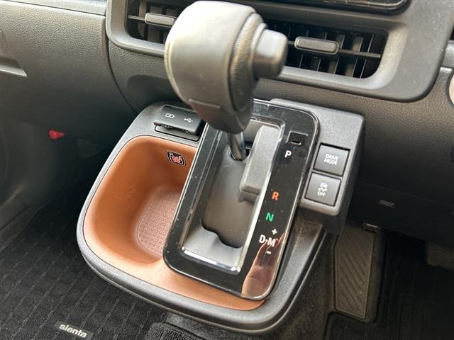 Toyota SIENTA 2024 8064154-11