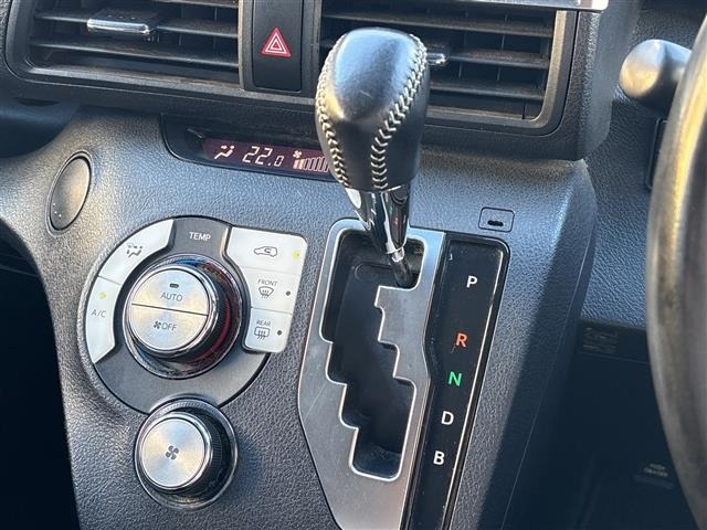 Toyota SIENTA 2018 8064197-8
