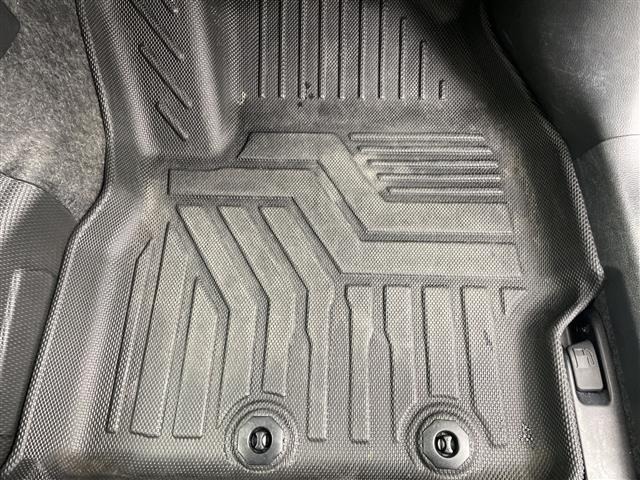 Toyota SIENTA 2023 8064198-12