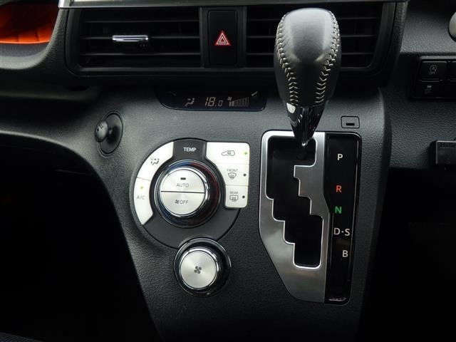 Toyota SIENTA 2016 8064208-11