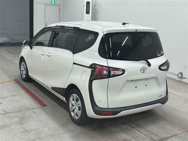 Toyota SIENTA 2021 8064229-1
