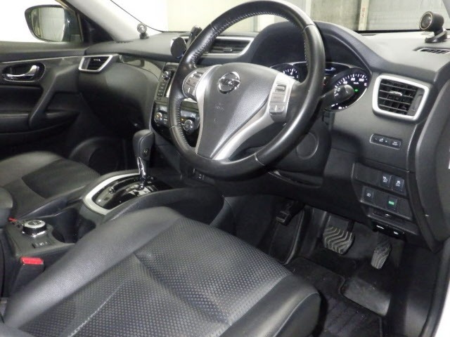 Nissan X-TRAIL 2015 8068507-3