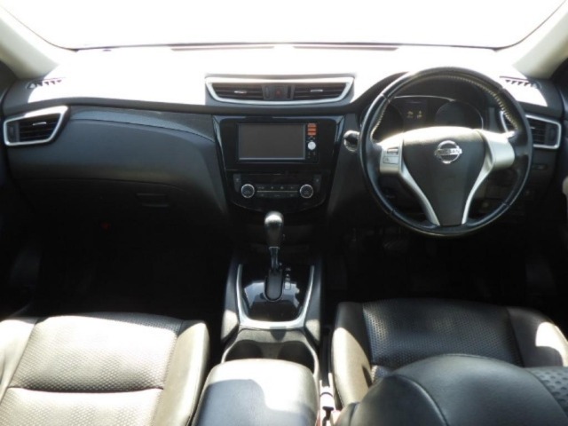 Nissan X-TRAIL 2016 8068598-3