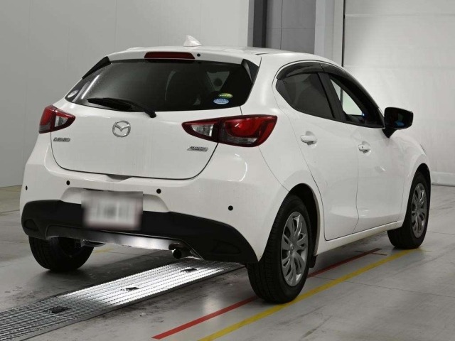 Mazda DEMIO 2017 8079532-1