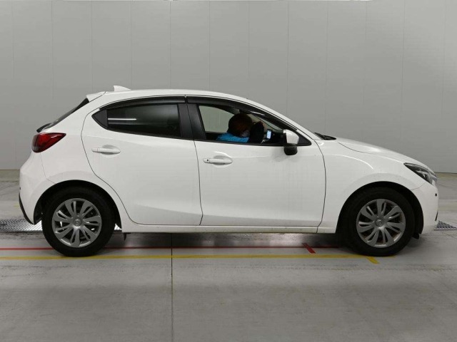 Mazda DEMIO 2017 8079532-3