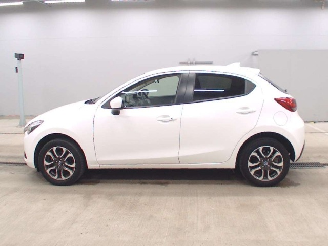 Mazda DEMIO 2016 8079545-4