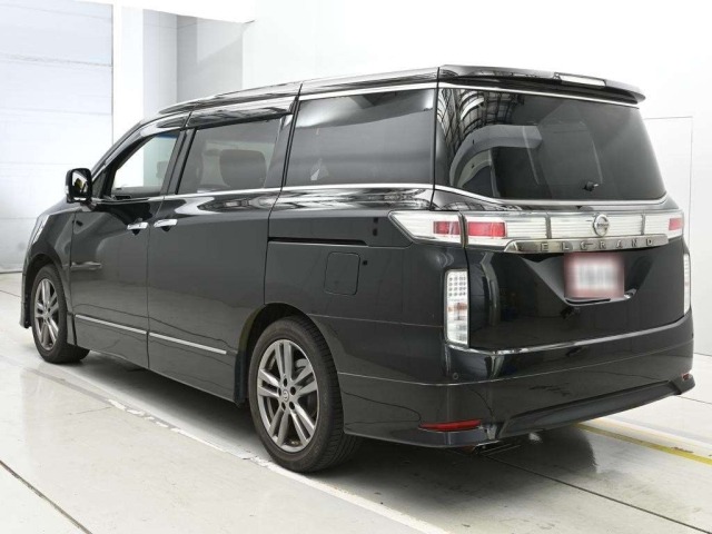 Nissan ELGRAND 2013 8079958-6