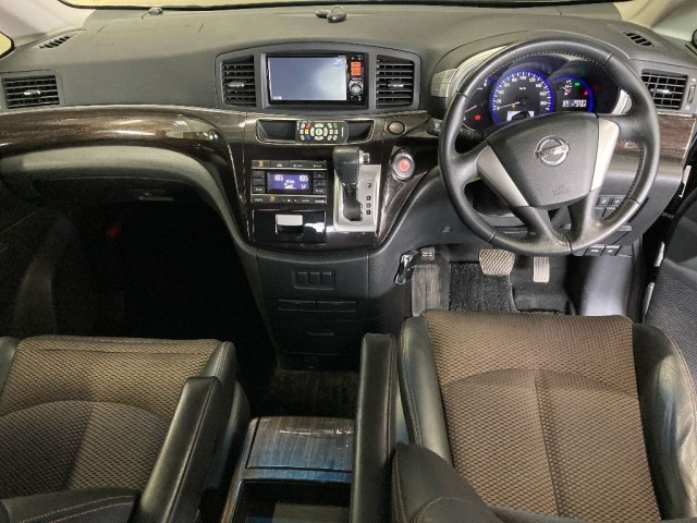 Nissan ELGRAND 2013 8079961-3