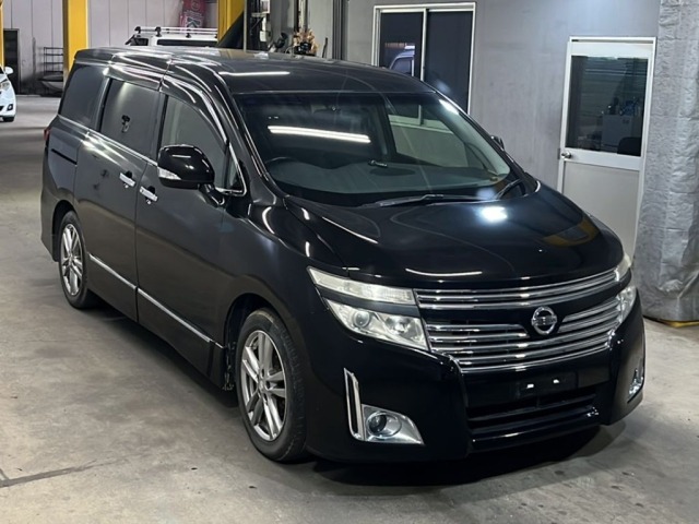 Nissan ELGRAND 2013 8079961-4