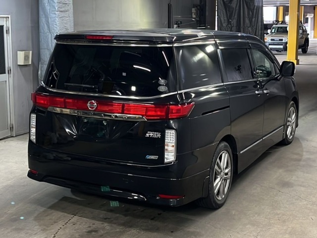 Nissan ELGRAND 2013 8079961-5